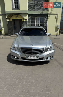Седан Mercedes-Benz E-Class 2011 в 