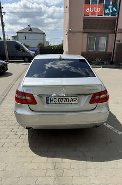 Седан Mercedes-Benz E-Class 2011 в 