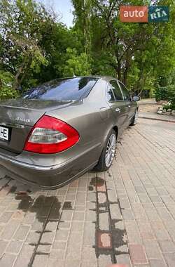 Седан Mercedes-Benz E-Class 2006 в Миколаєві