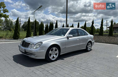 Седан Mercedes-Benz E-Class 2004 в Почаєві