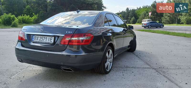 Седан Mercedes-Benz E-Class 2011 в Славуте