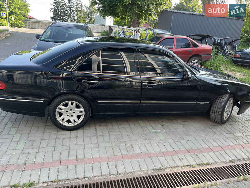 Седан Mercedes-Benz E-Class 2001 в Хмельницком