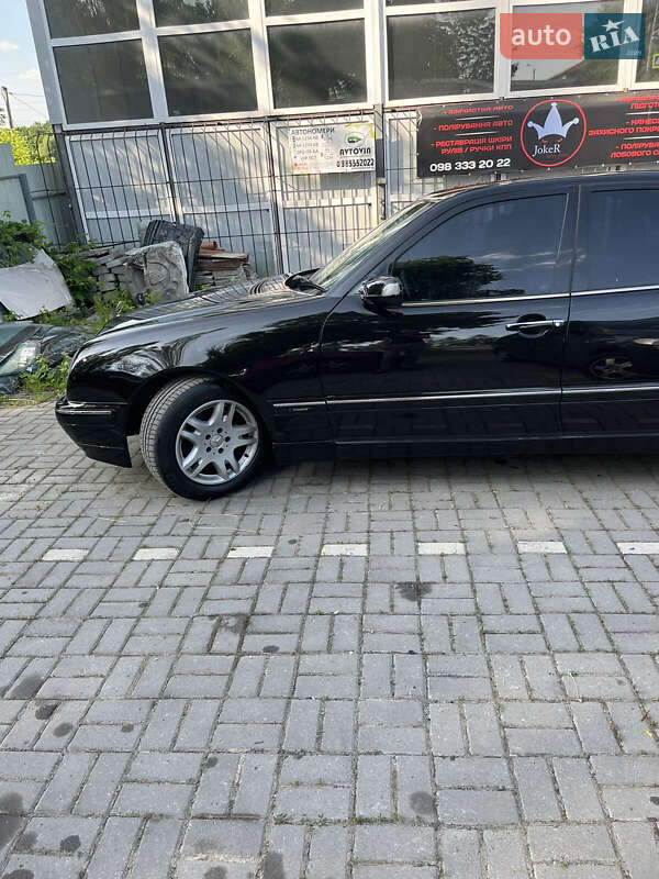 Седан Mercedes-Benz E-Class 2001 в Хмельницком