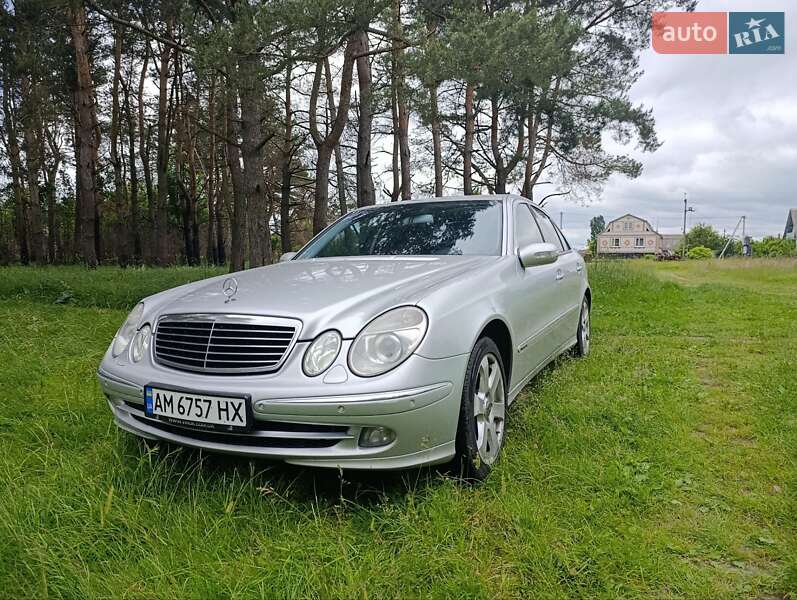 Mercedes-Benz E-Class 2005