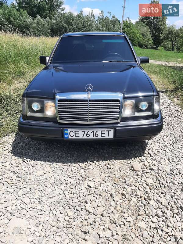 Седан Mercedes-Benz E-Class 1992 в Великому Кучурові