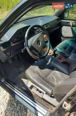 Седан Mercedes-Benz E-Class 1992 в 