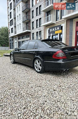 Седан Mercedes-Benz E-Class 2006 в Киеве