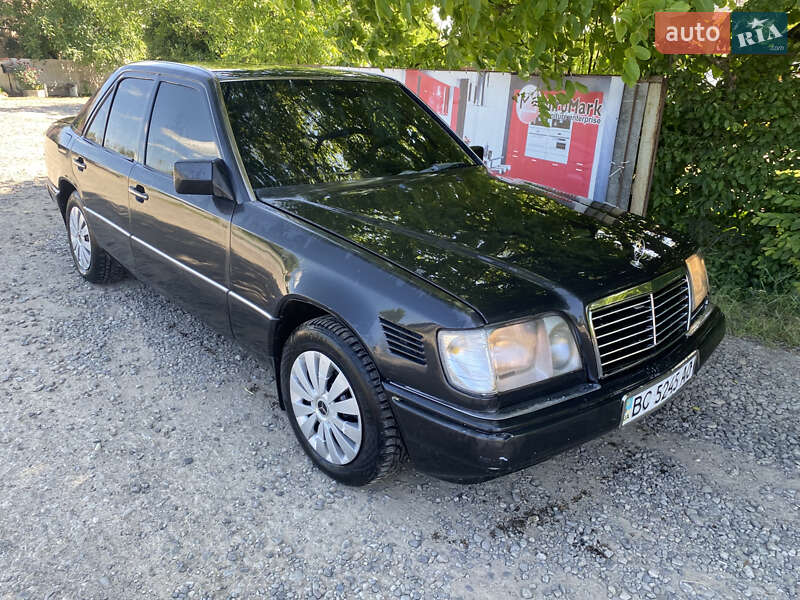 Mercedes-Benz E-Class 1992