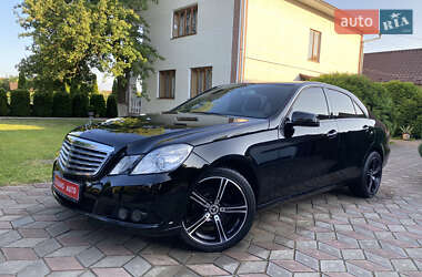 Седан Mercedes-Benz E-Class 2011 в Коломые