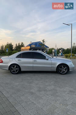 Седан Mercedes-Benz E-Class 2002 в 