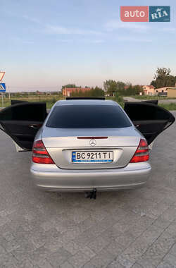 Седан Mercedes-Benz E-Class 2002 в 