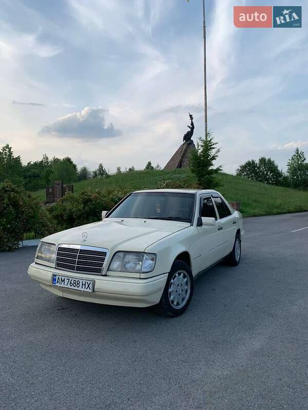 Mercedes-Benz E-Class 1994