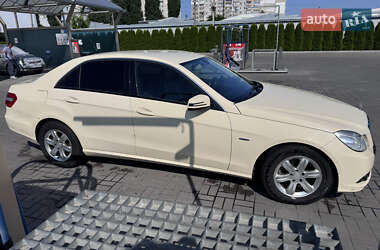 Седан Mercedes-Benz E-Class 2011 в Ужгороде