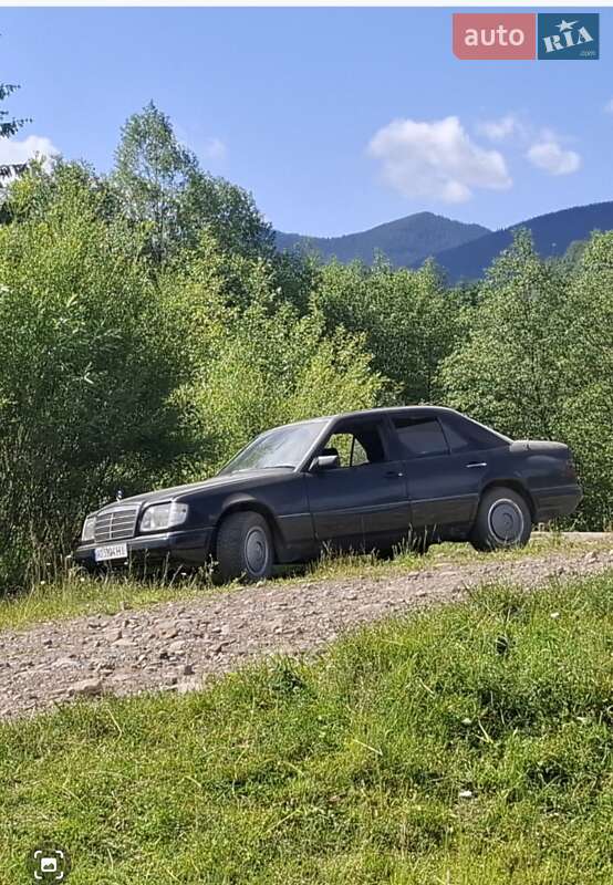 Mercedes-Benz E-Class 1993