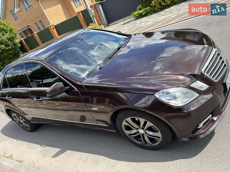 Mercedes-Benz E-Class 2011