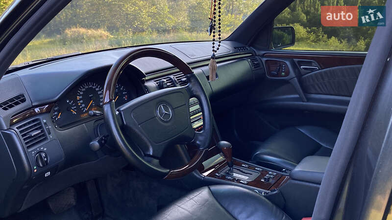 Седан Mercedes-Benz E-Class 1995 в Кропивницком