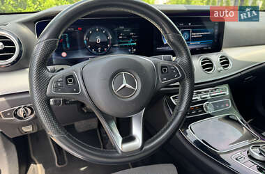 Седан Mercedes-Benz E-Class 2016 в 