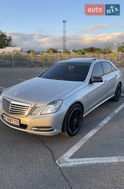 Седан Mercedes-Benz E-Class 2012 в Дніпрі