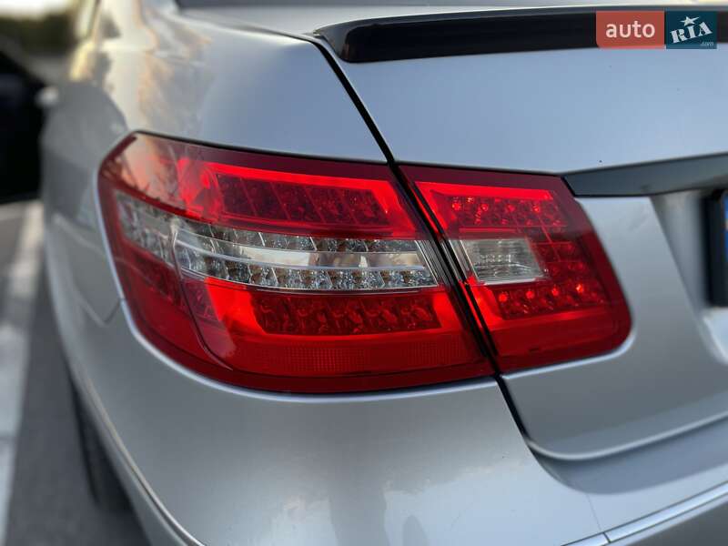 Седан Mercedes-Benz E-Class 2012 в Дніпрі