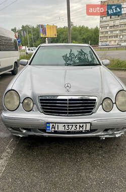 Седан Mercedes-Benz E-Class 2001 в Киеве