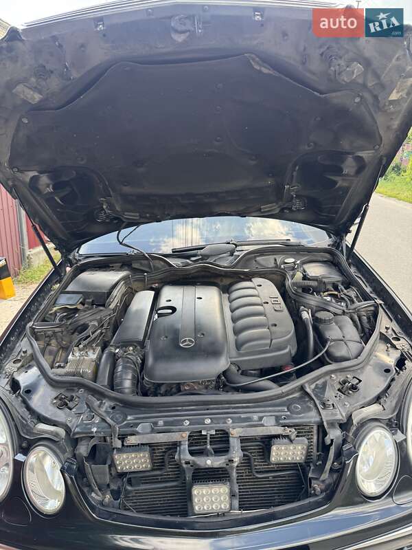 Седан Mercedes-Benz E-Class 2004 в Киеве