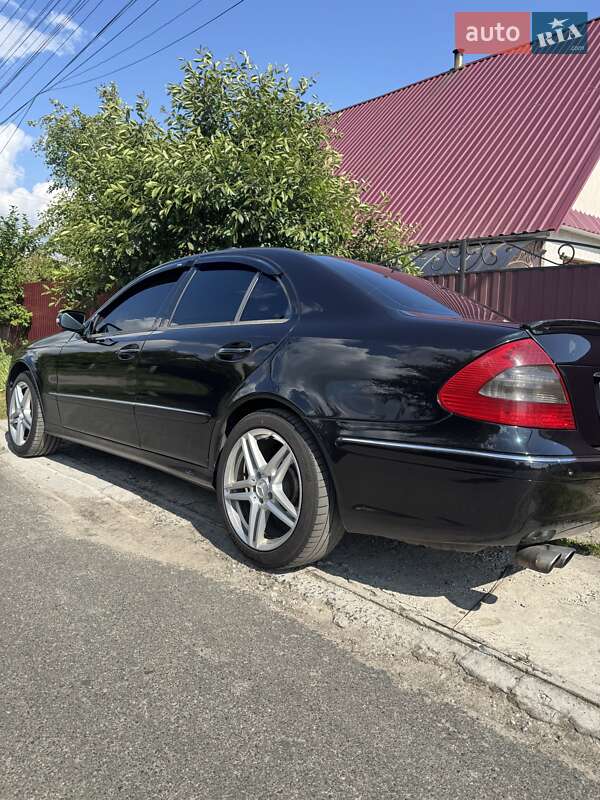 Седан Mercedes-Benz E-Class 2004 в Киеве