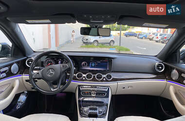 Седан Mercedes-Benz E-Class 2017 в Львове