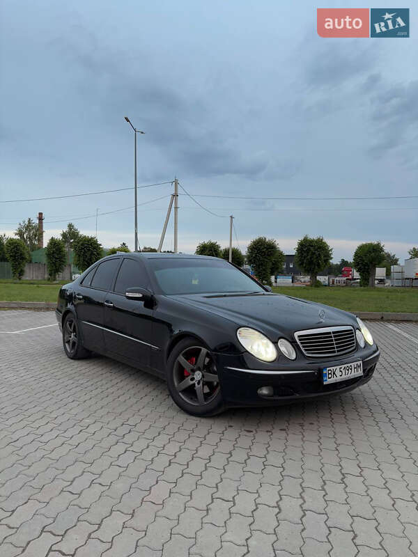 Mercedes-Benz E-Class 2005