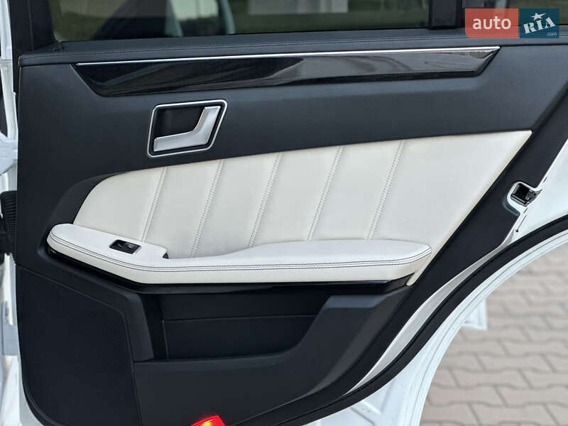 Седан Mercedes-Benz E-Class 2015 в Києві