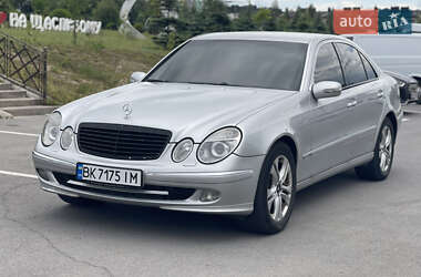 Седан Mercedes-Benz E-Class 2003 в Ровно
