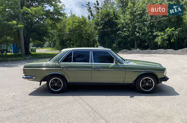 Седан Mercedes-Benz E-Class 1980 в Киеве