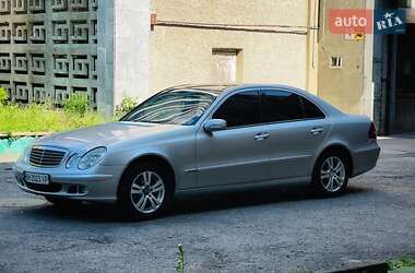 Седан Mercedes-Benz E-Class 2004 в Черновцах