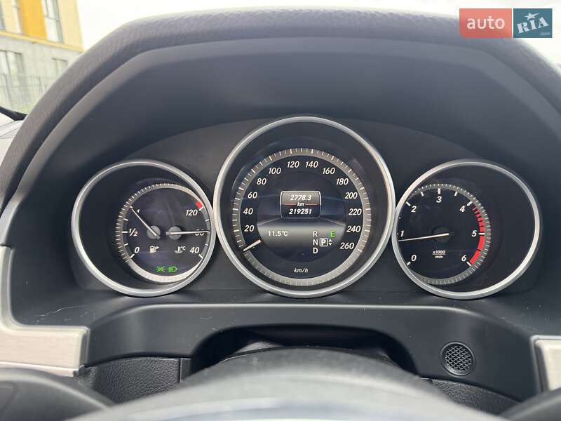 Седан Mercedes-Benz E-Class 2015 в Луцке