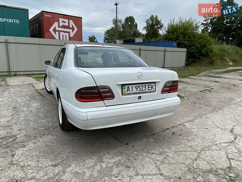 Mercedes-Benz E-Class 2000