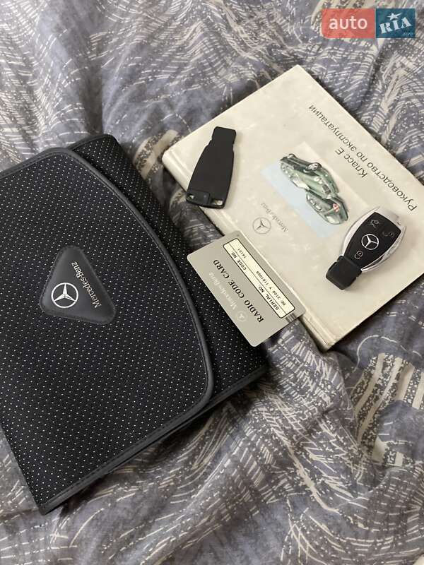 Седан Mercedes-Benz E-Class 2000 в Кременчуці