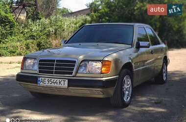 Седан Mercedes-Benz E-Class 1986 в Кривому Розі