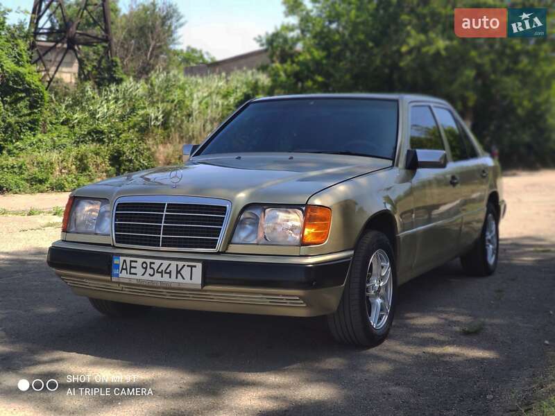 Mercedes-Benz E-Class 1986