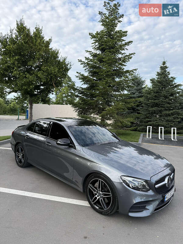 Седан Mercedes-Benz E-Class 2018 в Днепре