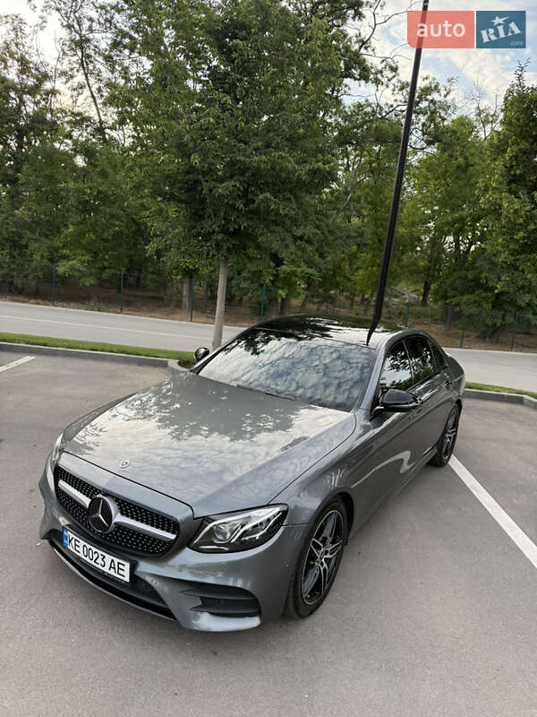 Седан Mercedes-Benz E-Class 2018 в Днепре