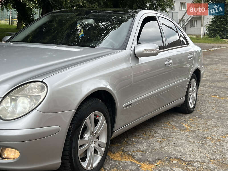Седан Mercedes-Benz E-Class 2004 в Кіцмані