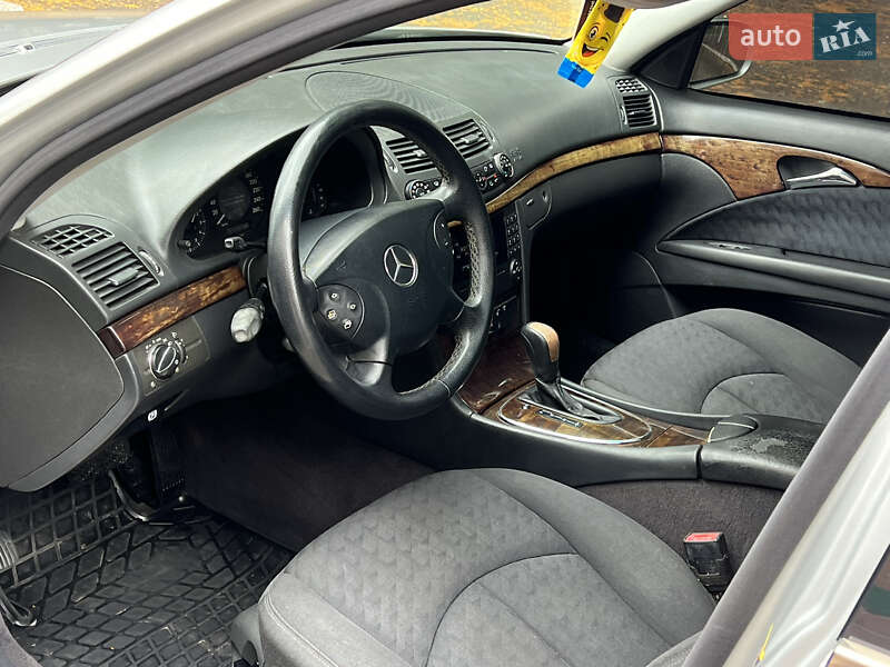 Седан Mercedes-Benz E-Class 2004 в Кіцмані