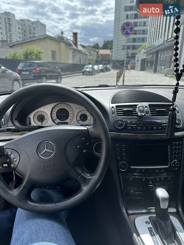 Седан Mercedes-Benz E-Class 2004 в Львове