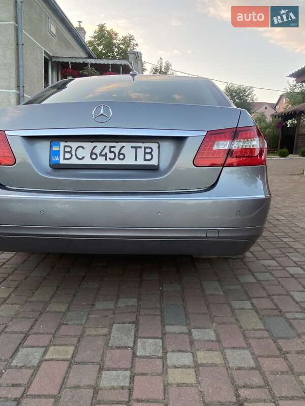 Седан Mercedes-Benz E-Class 2009 в Самборі