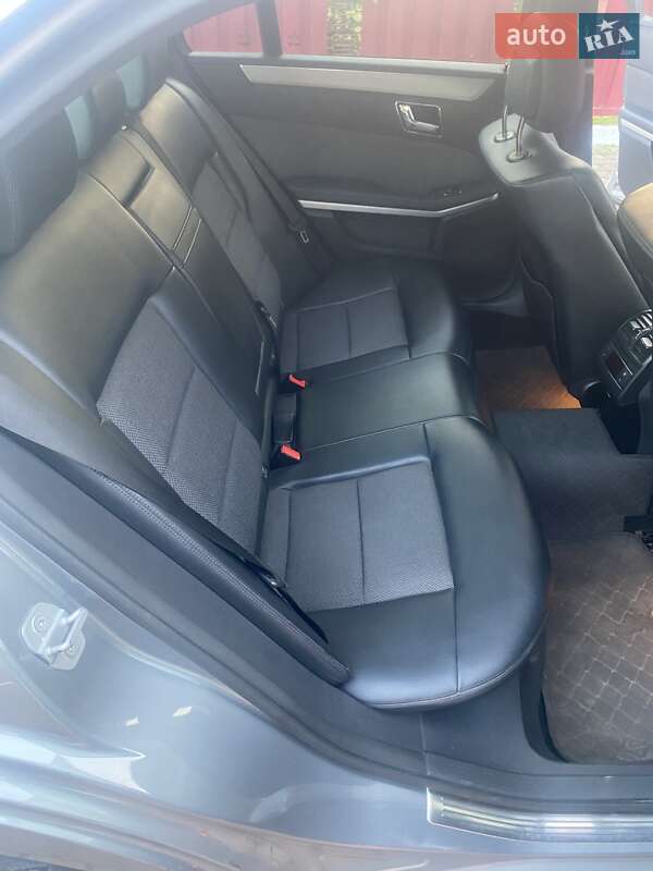 Седан Mercedes-Benz E-Class 2009 в Самборі