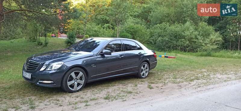 Седан Mercedes-Benz E-Class 2011 в Славуте