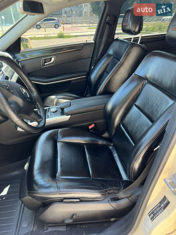 Седан Mercedes-Benz E-Class 2012 в Кропивницькому