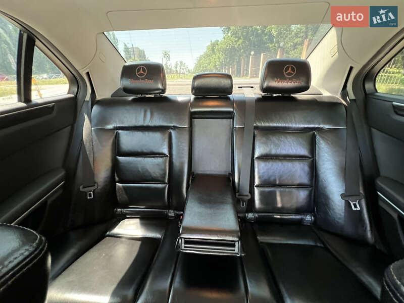 Седан Mercedes-Benz E-Class 2012 в Кропивницькому