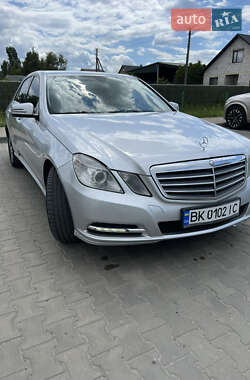 Седан Mercedes-Benz E-Class 2013 в 