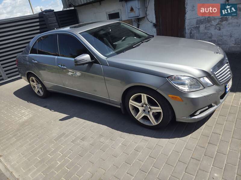 Седан Mercedes-Benz E-Class 2010 в Киеве