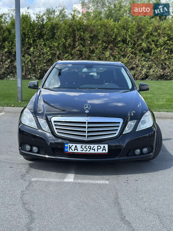Седан Mercedes-Benz E-Class 2010 в Киеве